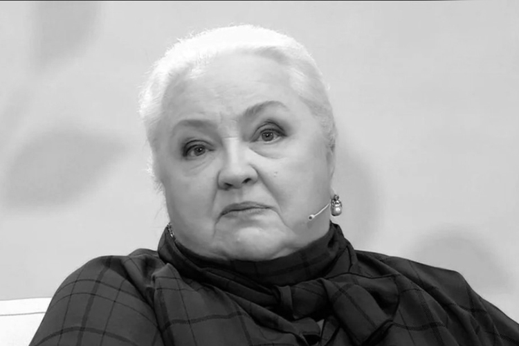 На 75-м году жизни умерла Екатерина Градова. Известность в кинематографе к актрисе пришла после выхода на экраны фильма «Семнадцать мгновений весны», в котором она сыграла радистку Кэт