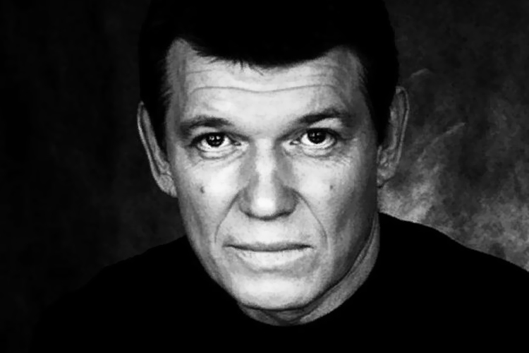Умер актер Юрий Лахин. Он снимался в знаковых фильмах последних лет, таких как «Антикиллер», «Высоцкий. Спасибо, что живой», «Молодежка», сериалах «Ликвидация», «Вечный зов»