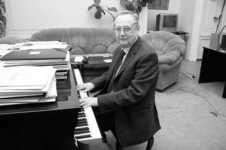 Композитор Виктор Лебедев умер в возрасте 86 лет в Санкт-Петербурге. Он написал музыку к таким всенародно любимым фильмам, как «Гардемарины, вперед!», «Небесные ласточки» и «Ищите женщину»
