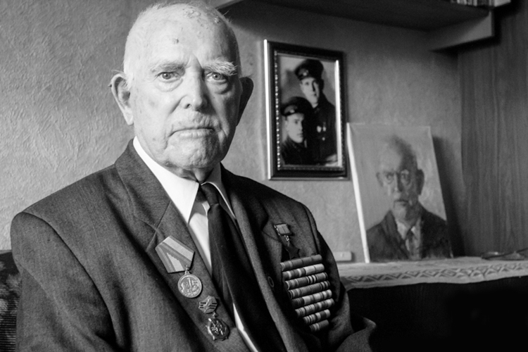 В Беларуси умер старейший Герой Советского Союза Василий Мичурин. Ему было 105 лет. Он был участником советско-финской и Великой Отечественной войн. Звания Героя удостоен за подвиг в бою на Карельском перешейке в начале февраля 1940 года