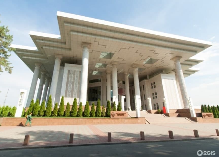 Вывеска фонда до событий в Казахстане