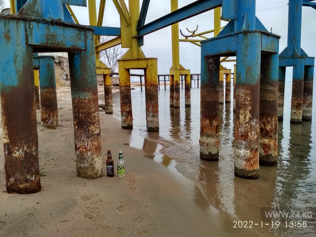 Водные горки на пляже Чолпон-Аты