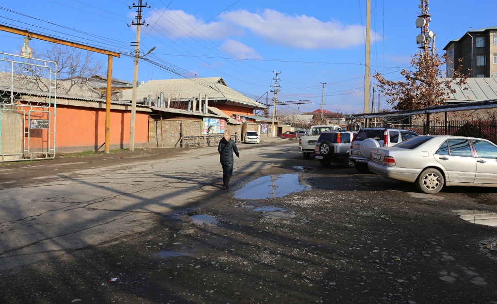 Тротуары на центральных улицах Оша