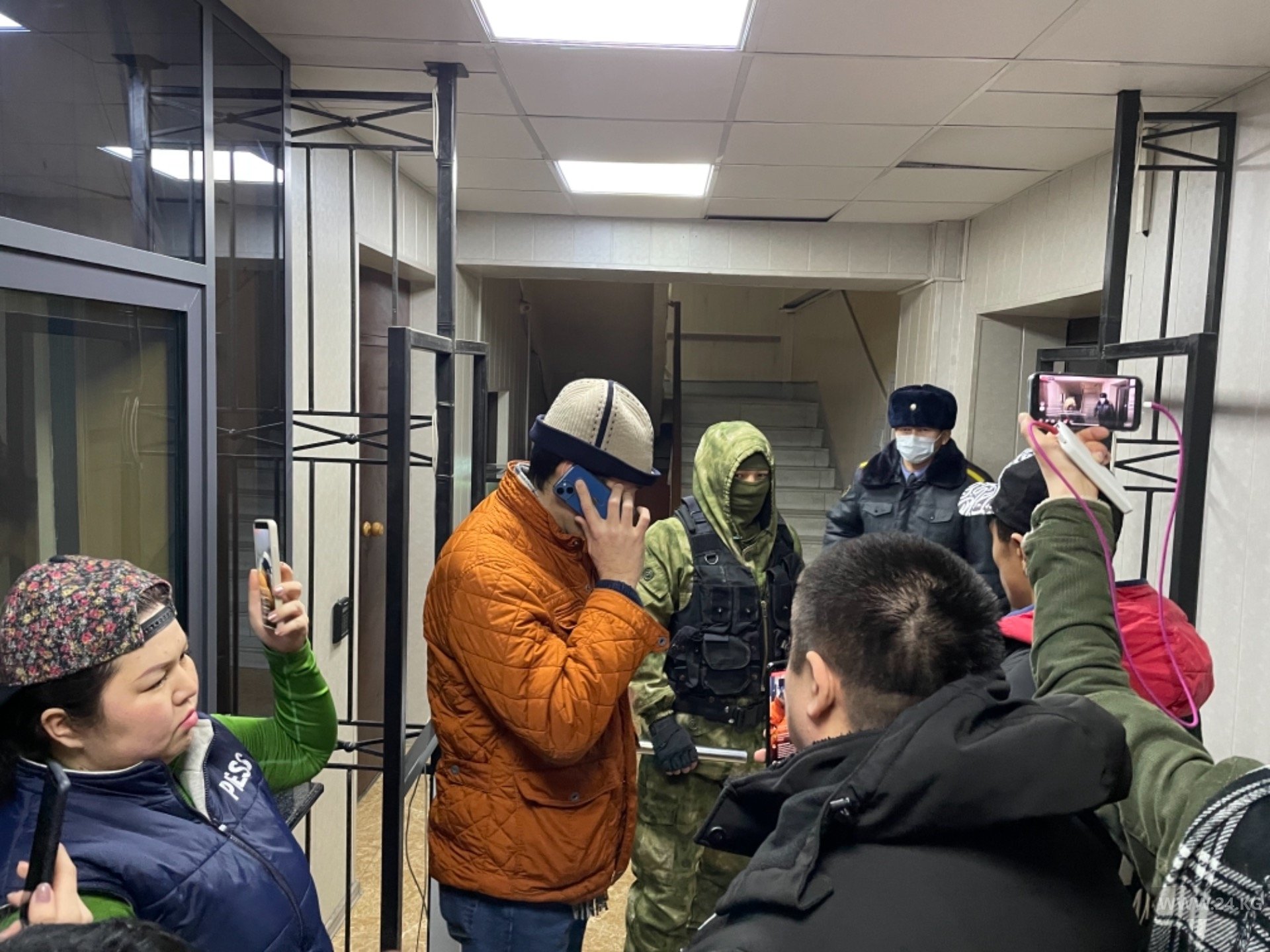 Адвоката Нурбека Токтакунова не пускают к задержанному