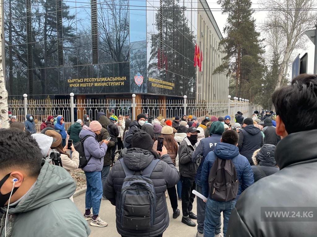 Митинг в поддержку Болота Темирова и Болота Назарова