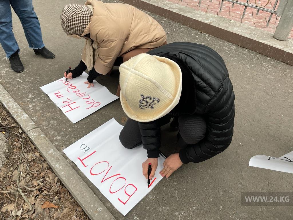 Митинг в поддержку Болота Темирова и Болота Назарова