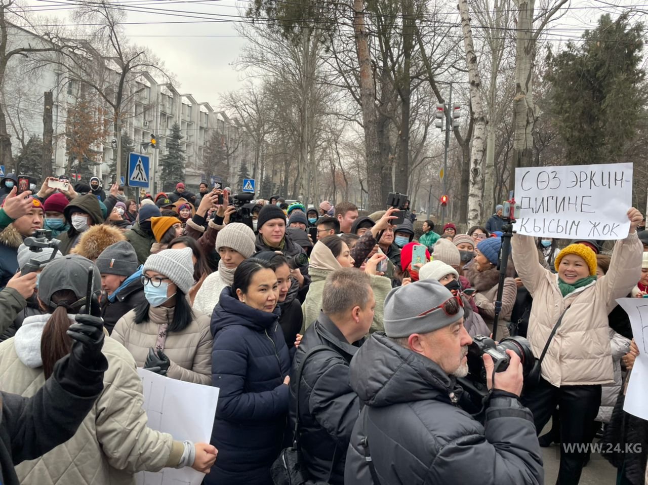 Митинг в поддержку задержанного журналиста Болота Темирова