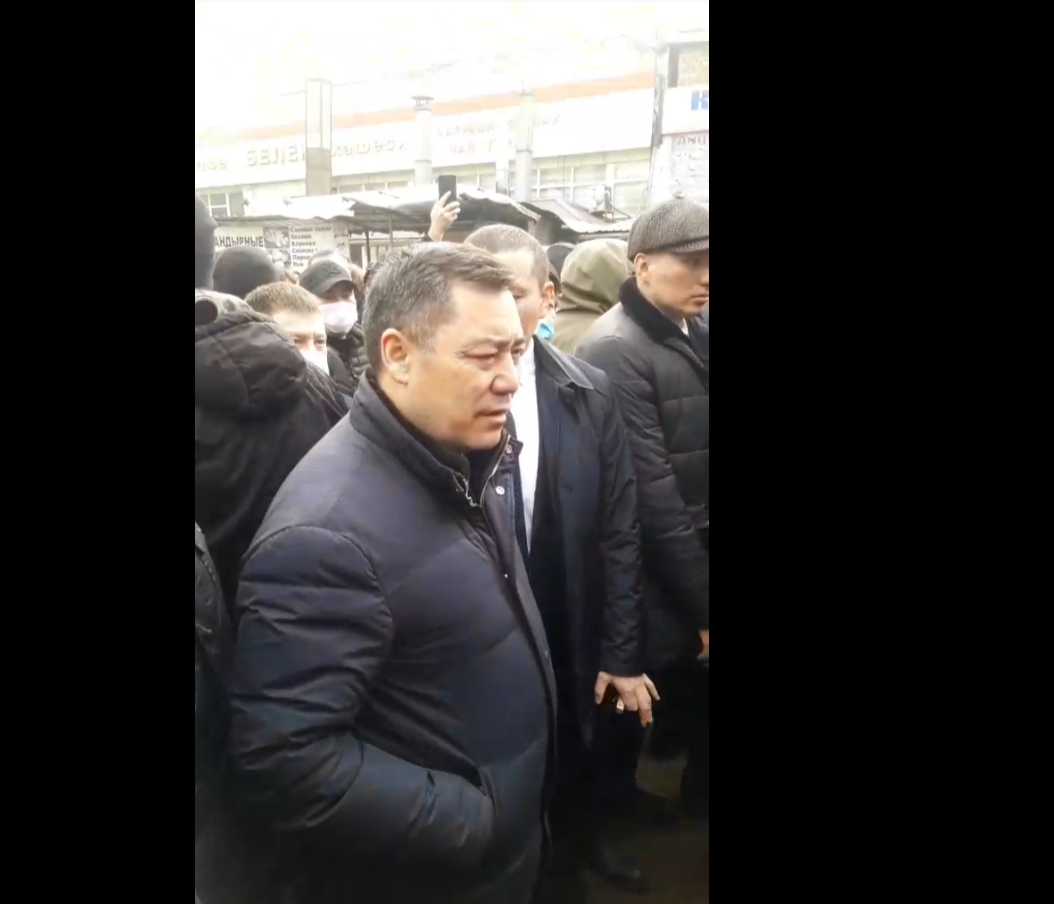 Садыр Жапаров на Ошском рынке