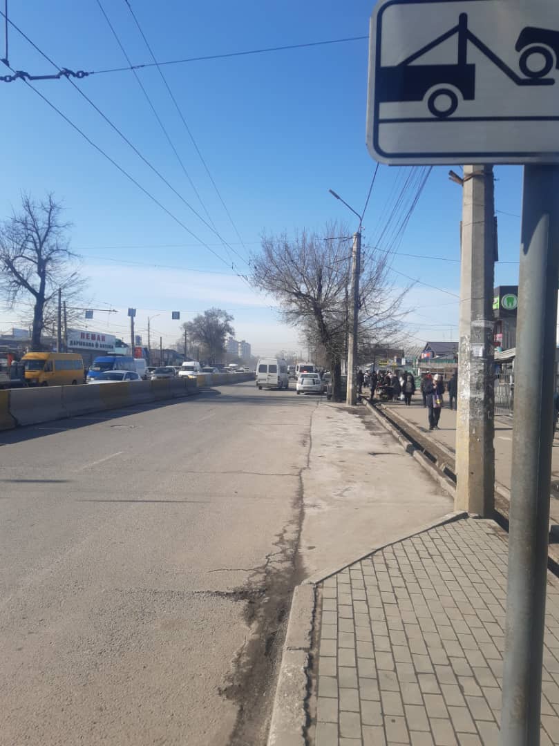 Ведомство расчистило остановку от авто