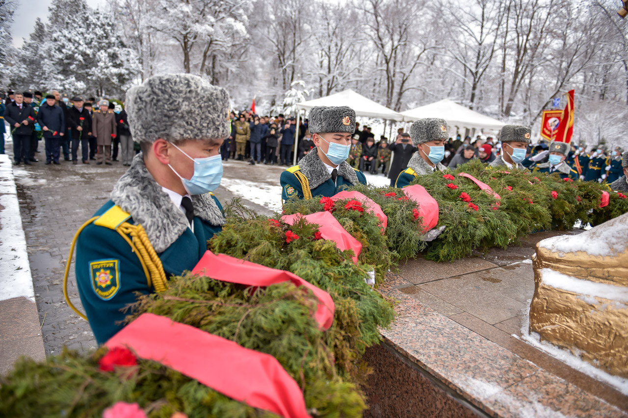 В Бишкеке прошел митинг-реквием, посвященный 33-й годовщине вывода Советских войск из Афганистана