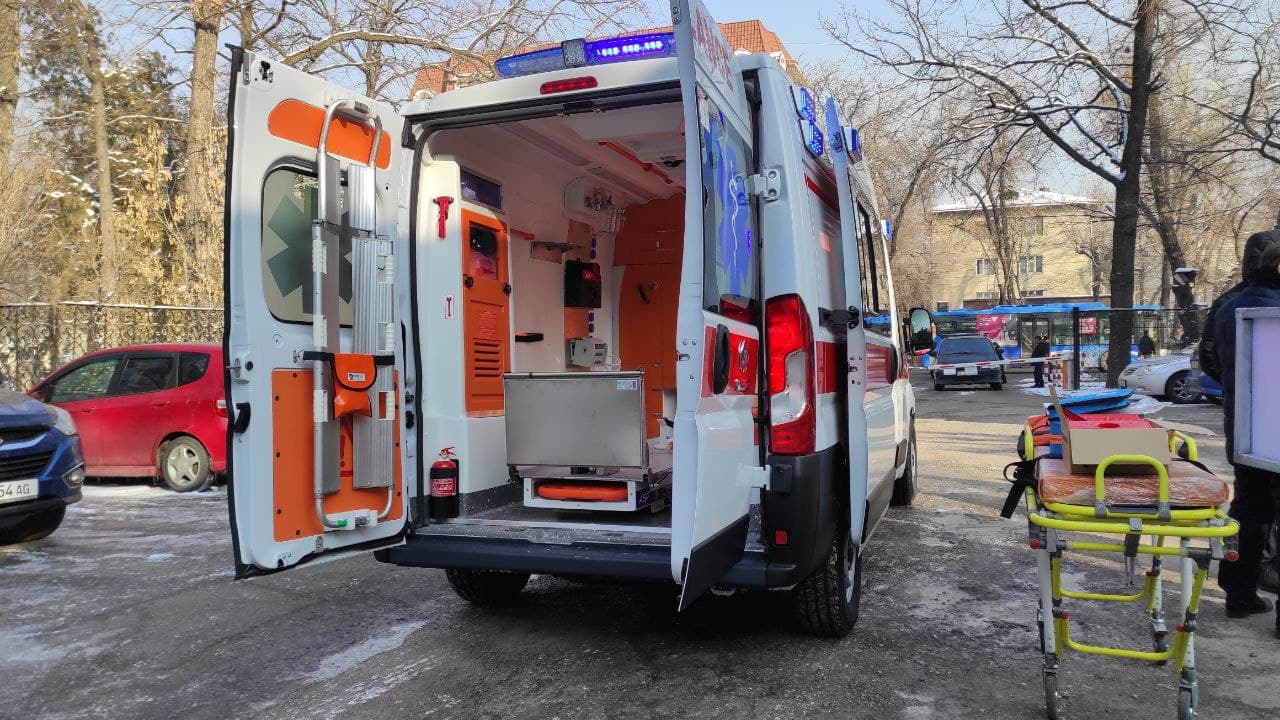 Кувейтский благотворительный фонд «Центр Ас-Сафа» передал автомобиль скорой помощи Центру экстренной медицины Бишкека