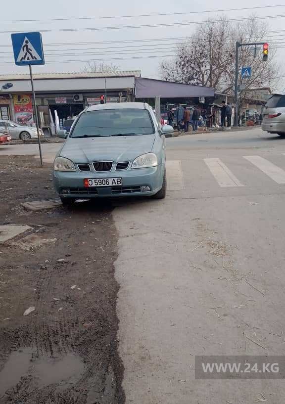 Водители жалуются на авто перед пешеходными переходами