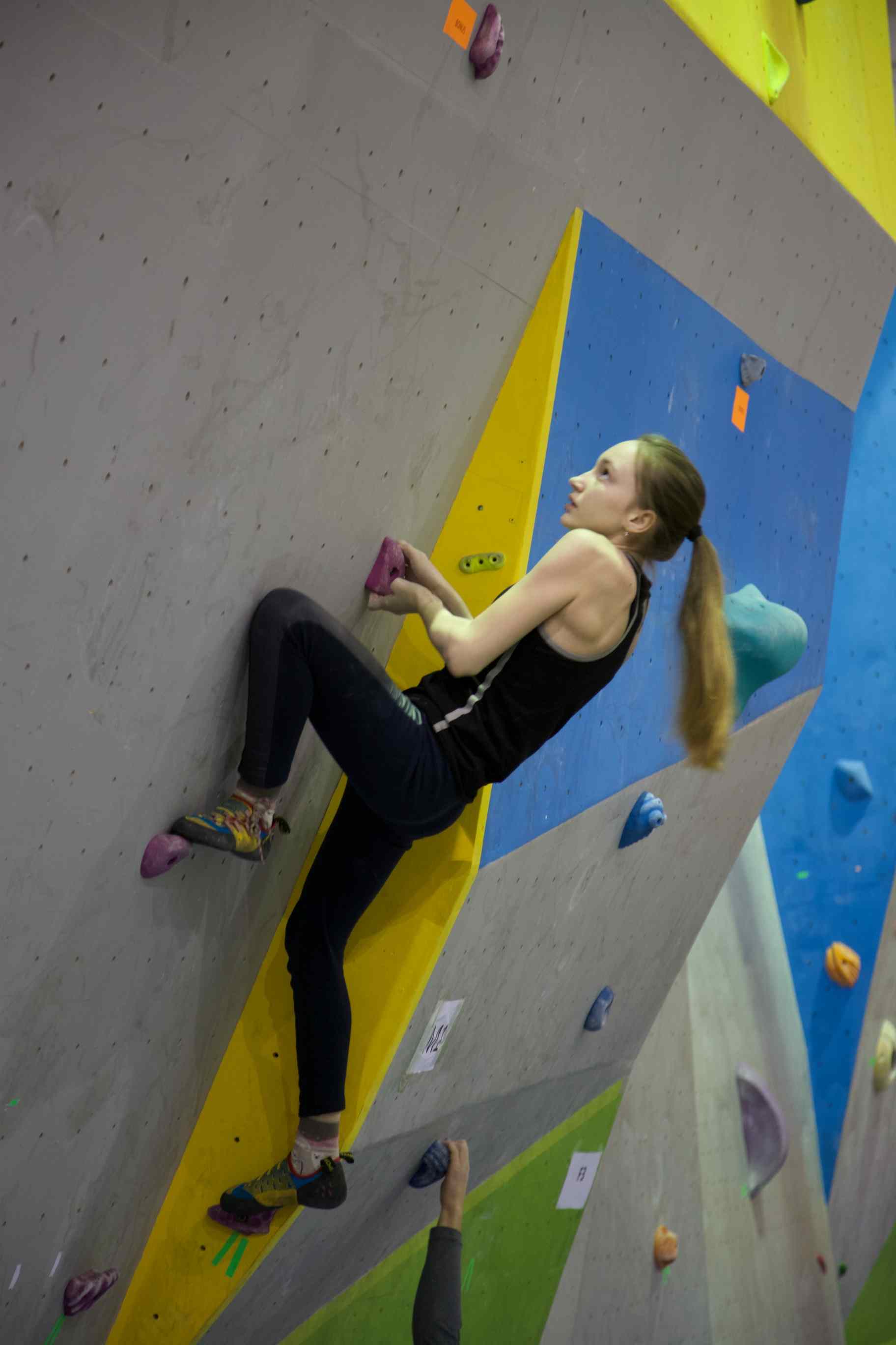 Чемпионат по спортивному скалолазанию
