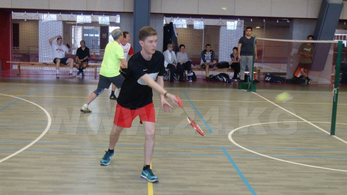 Один из матчей на турнире по бадминтону Dostor Badmin Open 2017