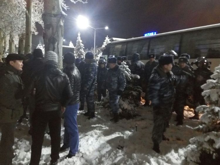 ИА «24.kg». Во время задержания Омурбека Текебаева оцепили территорию аэропорта «Манас»