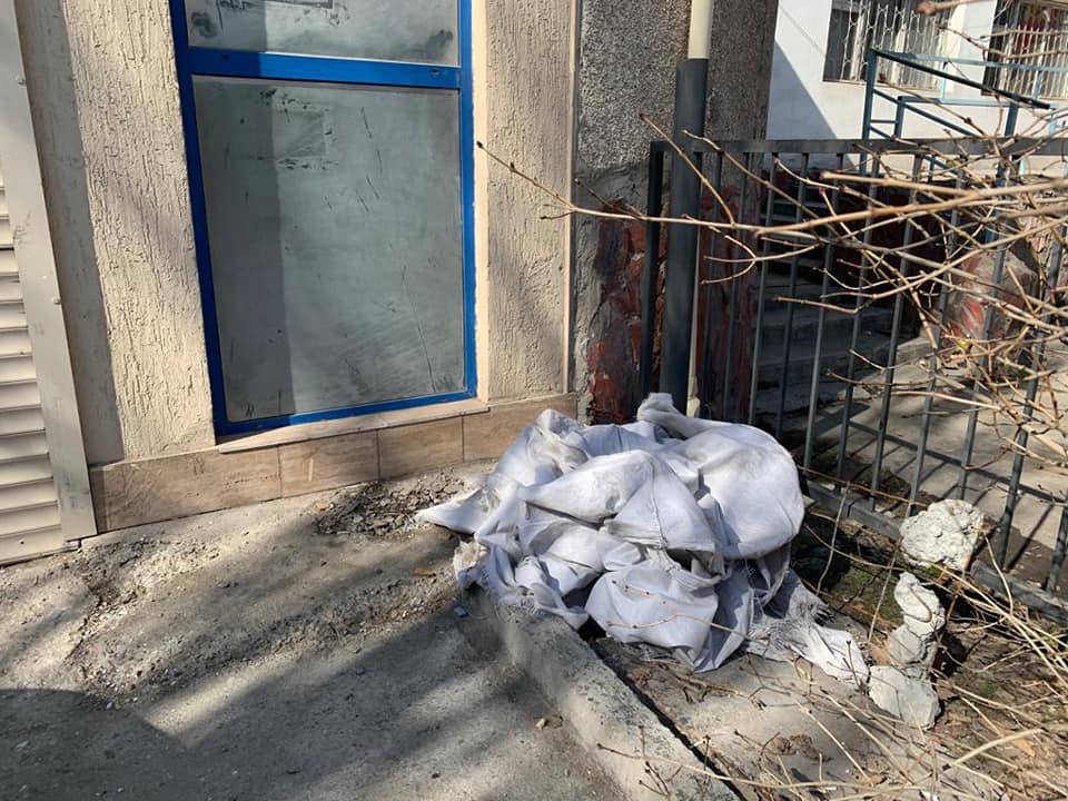 Несоблюдение чистоты на прилегающей территории