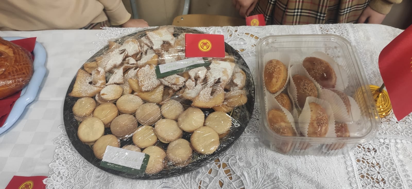В одной из школ Баку с учениками поговорили о культуре и истории Кыргызстана