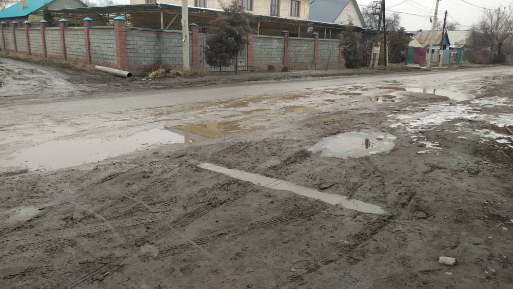 Жители села Пригородного жалуются на состояние дороги по улице Ленской