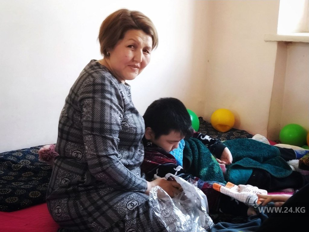 Жыпаргуль Акматова с сыном