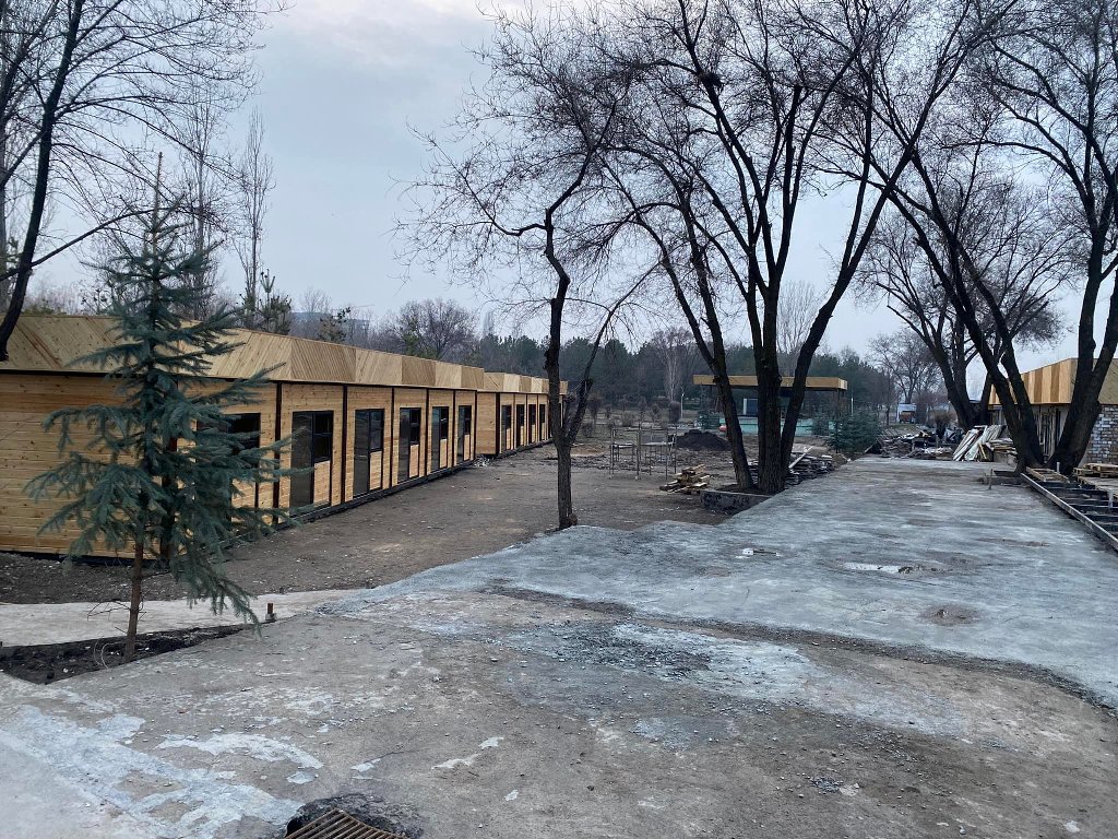Строительство в парке Победы в Бишкеке