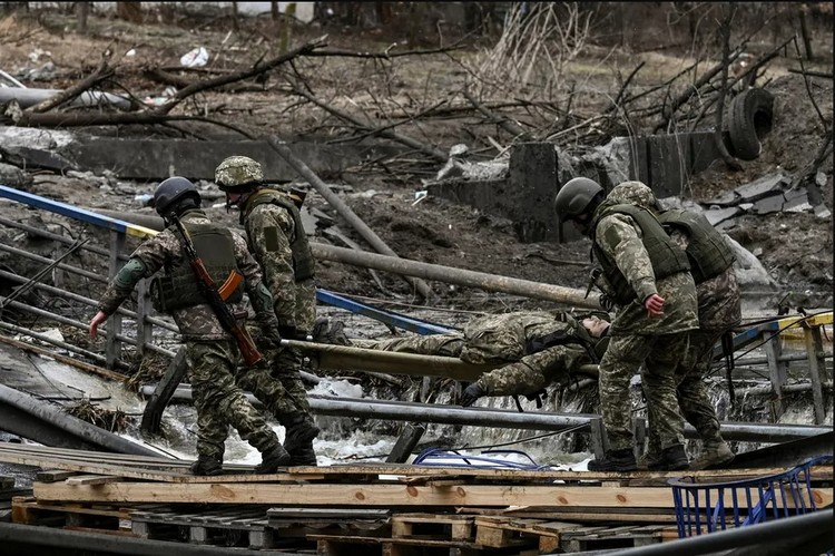 Украинские военные в Ирпене