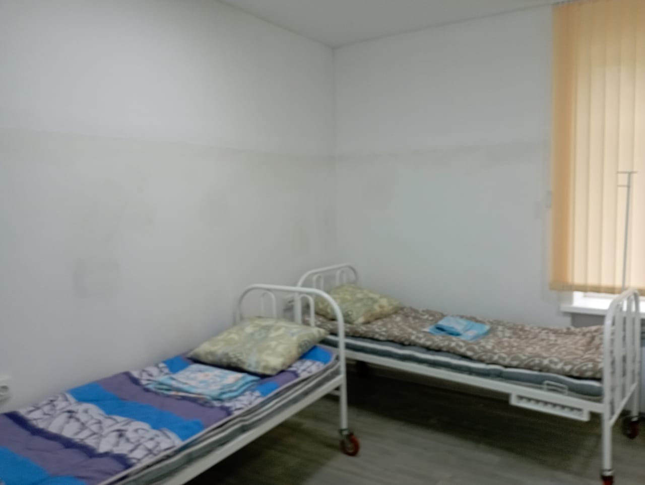 В палатах пахнет краской и пылью