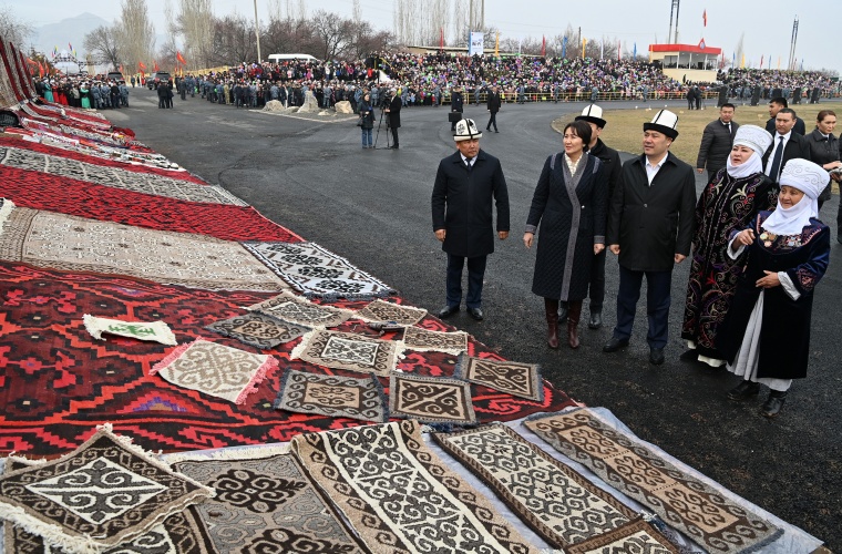 Садыр Жапаров купил ковер