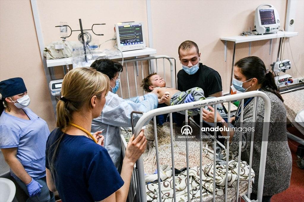 Эвакуированные из Мариуполя пострадавшие дети