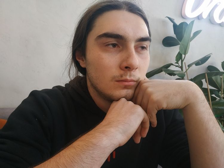 Художник Руслан Русских