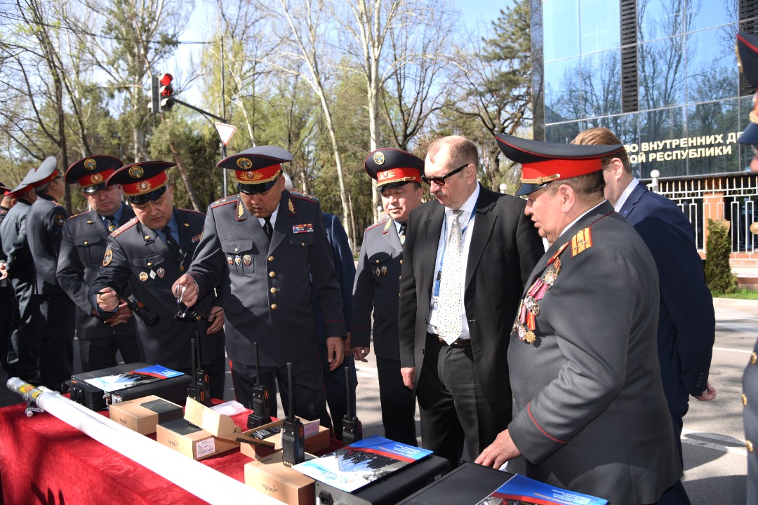 Церемония передачи служебного транспорта