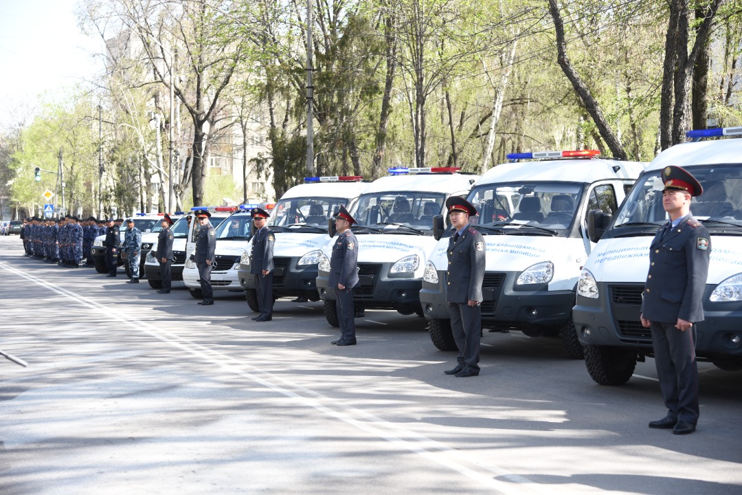 Церемония передачи служебного транспорта