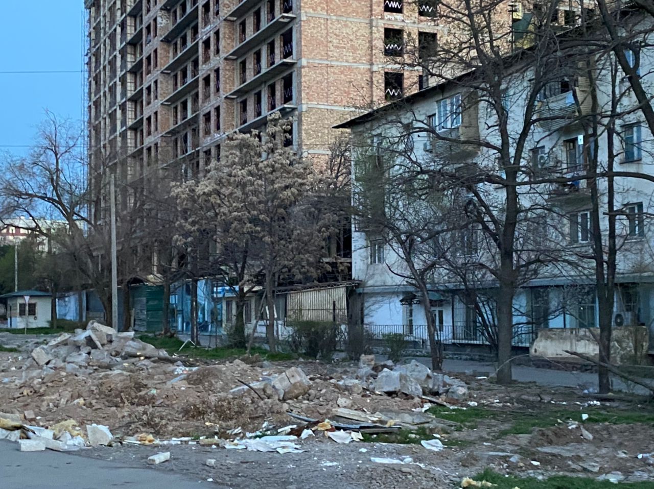 На улице Туголбая Ата наконец-то снесли кафе
