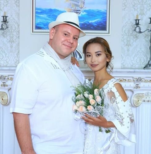 С супругой