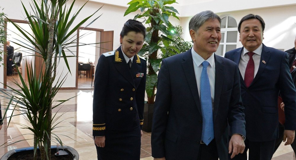 Аида Салянова, Алмазбек Атамбаев и Асылбек Жээнбеков