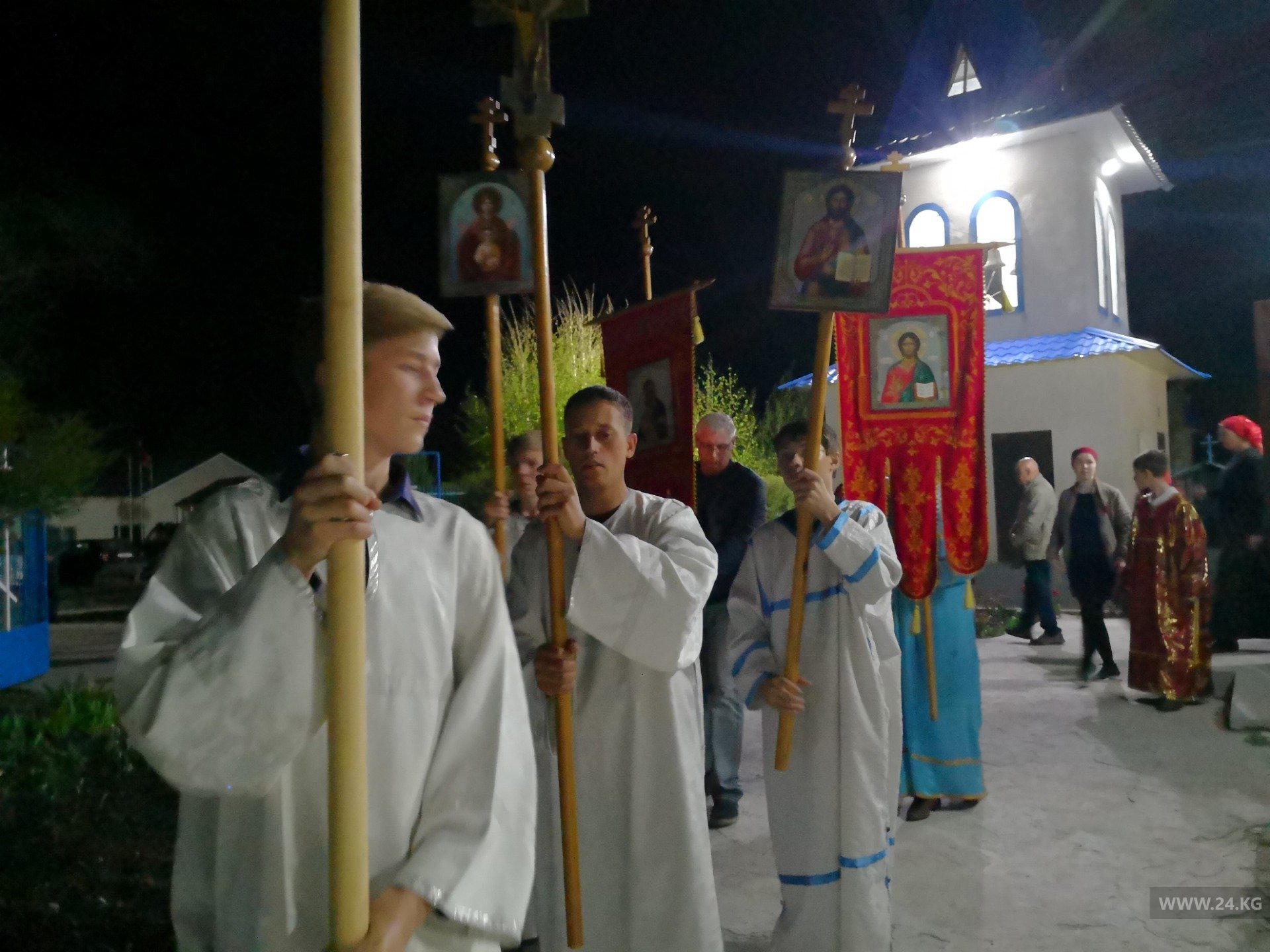 Празднование Пасхи в храме села Сосновка