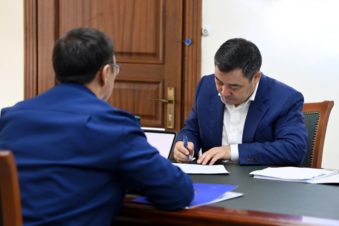 Садыр Жапаров на допросе в Генпрокуратуре