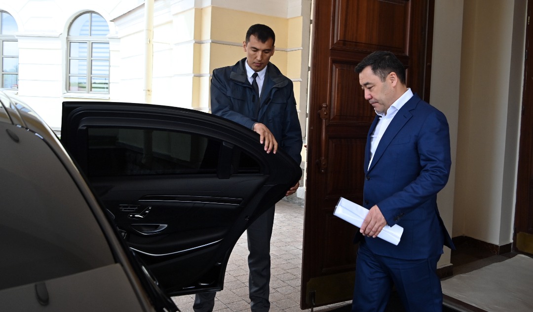Садыр Жапаров вышел с допроса