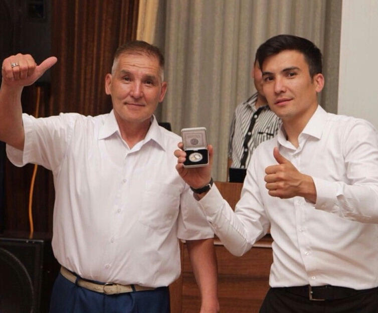 Полковник Усенов с сыном
