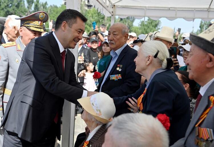 Президент поздоровался с ветеранами и тружениками тыла