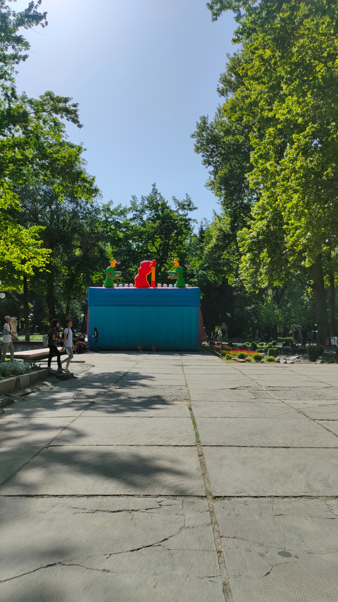 В Дубовом парке снова незаконно установили батут