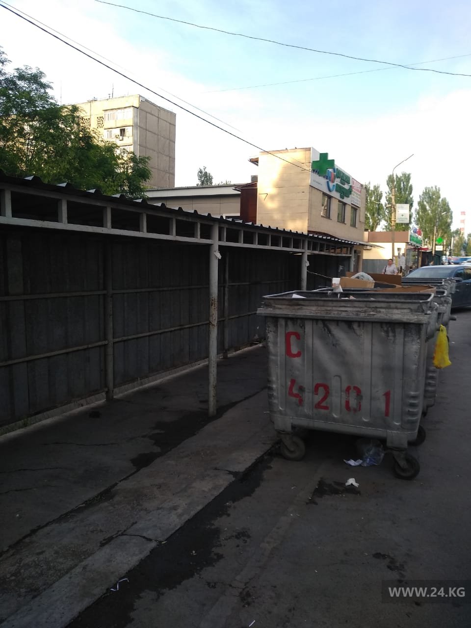 Мусорные контейнеры