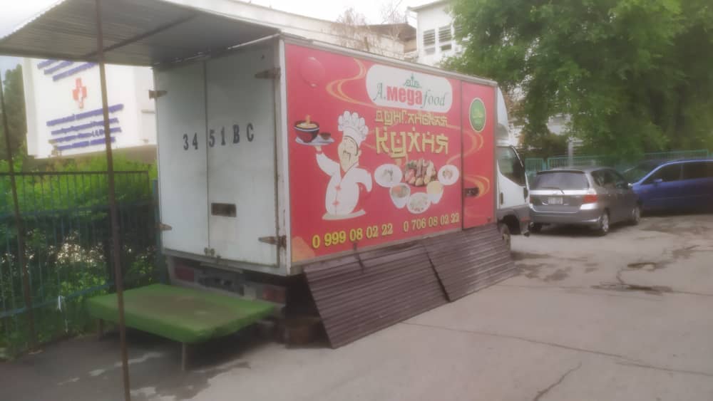 В столице убирают с улиц торговые точки