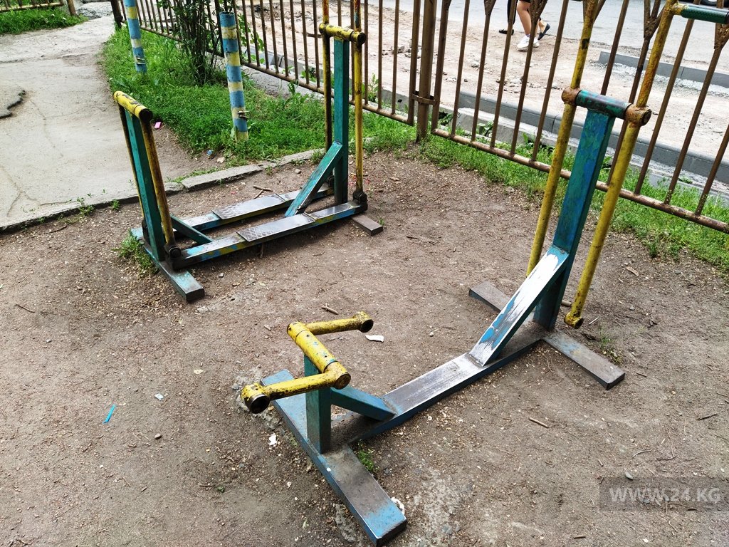 Спортивная площадка в парке имени Ататюрка
