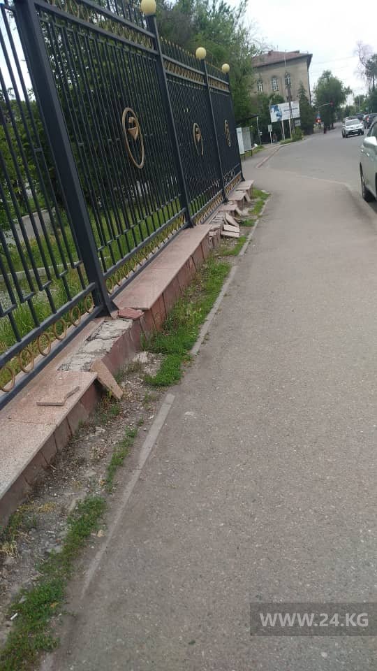 Забор онкоцентра