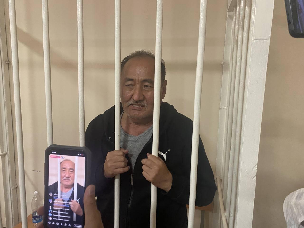 Главу Минздрава доставили в суд