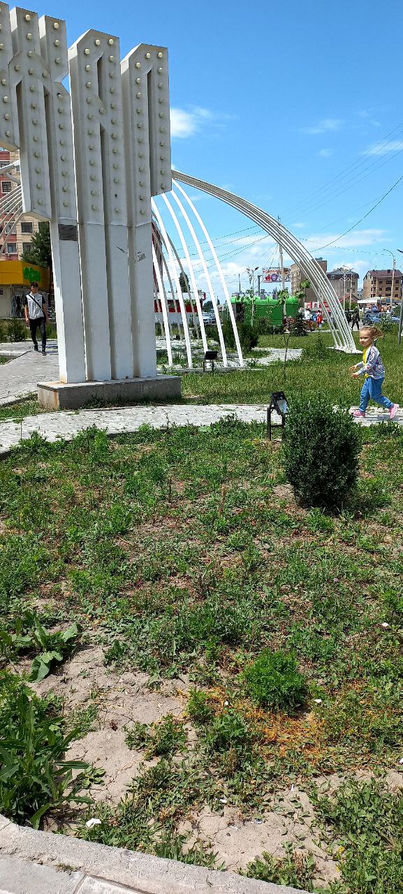 Горожане жалуются на состояние сквера в микрорайоне «Джал»