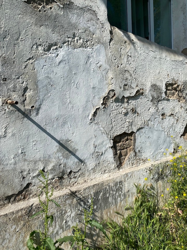 Аварийная школа в селе Арал