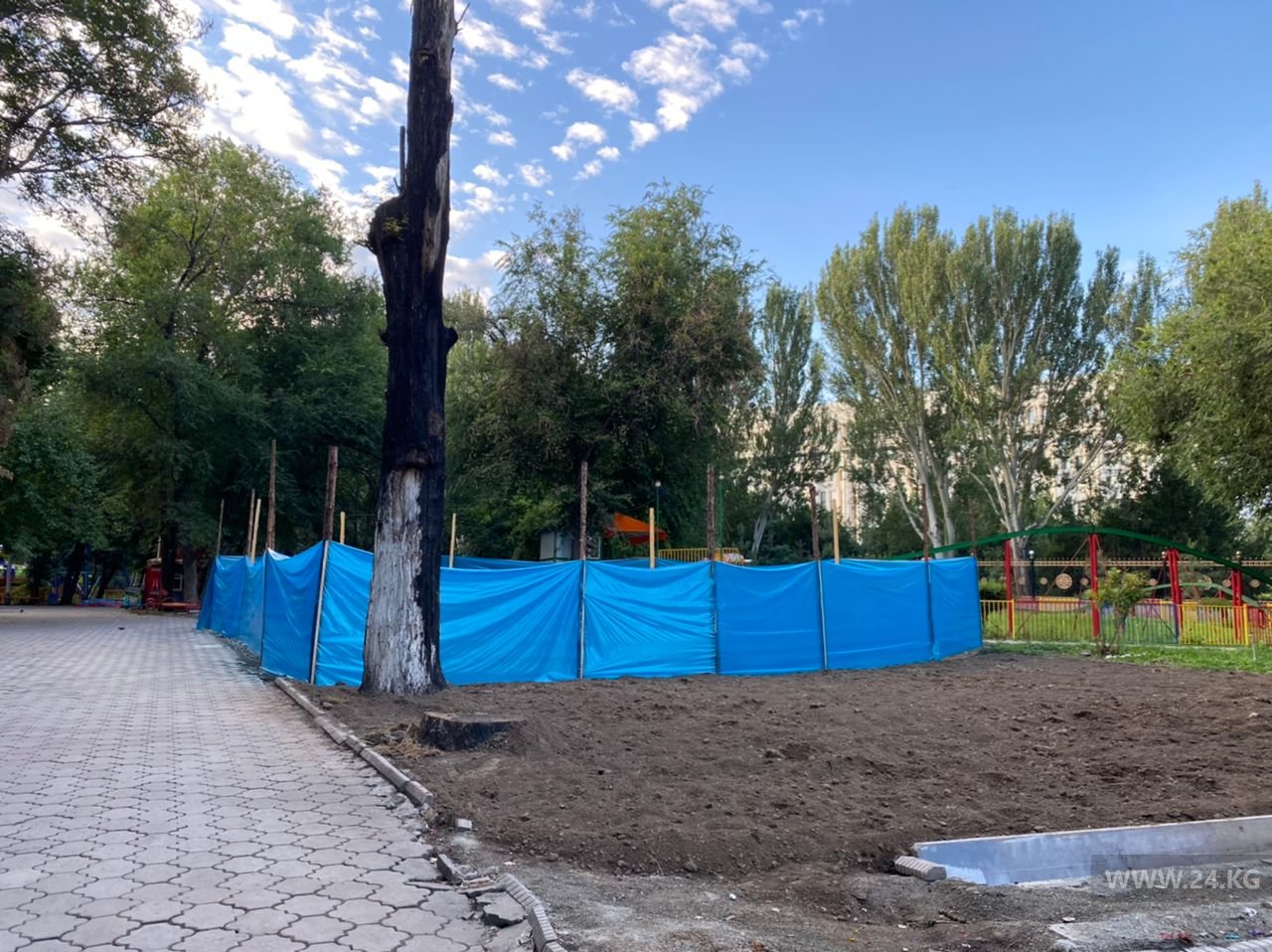 Ограждение в парке имени Панфилова