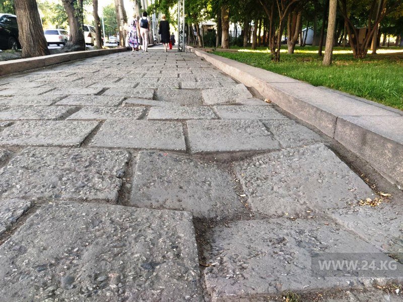 Улица Абдрахманова в Бишкеке