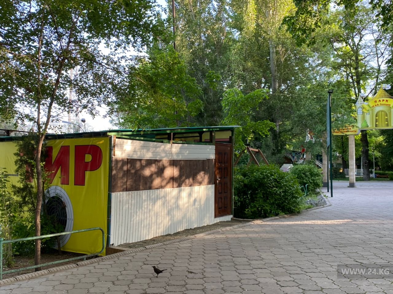Аллея возле парка имени Панфилова три месяца назад